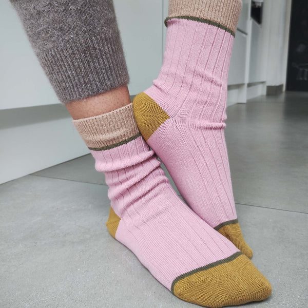 Unisex Organic Cotton Ribbed Ankle Socks - Dusky Pink Block
