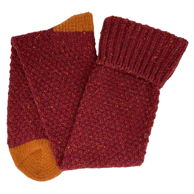 TEXTURED KNEE SOCKS RED CLOSE UP